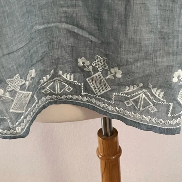 NWT Cotton Bleu Embroidered peasant gauze chambray tunic - Picture 4 of 10